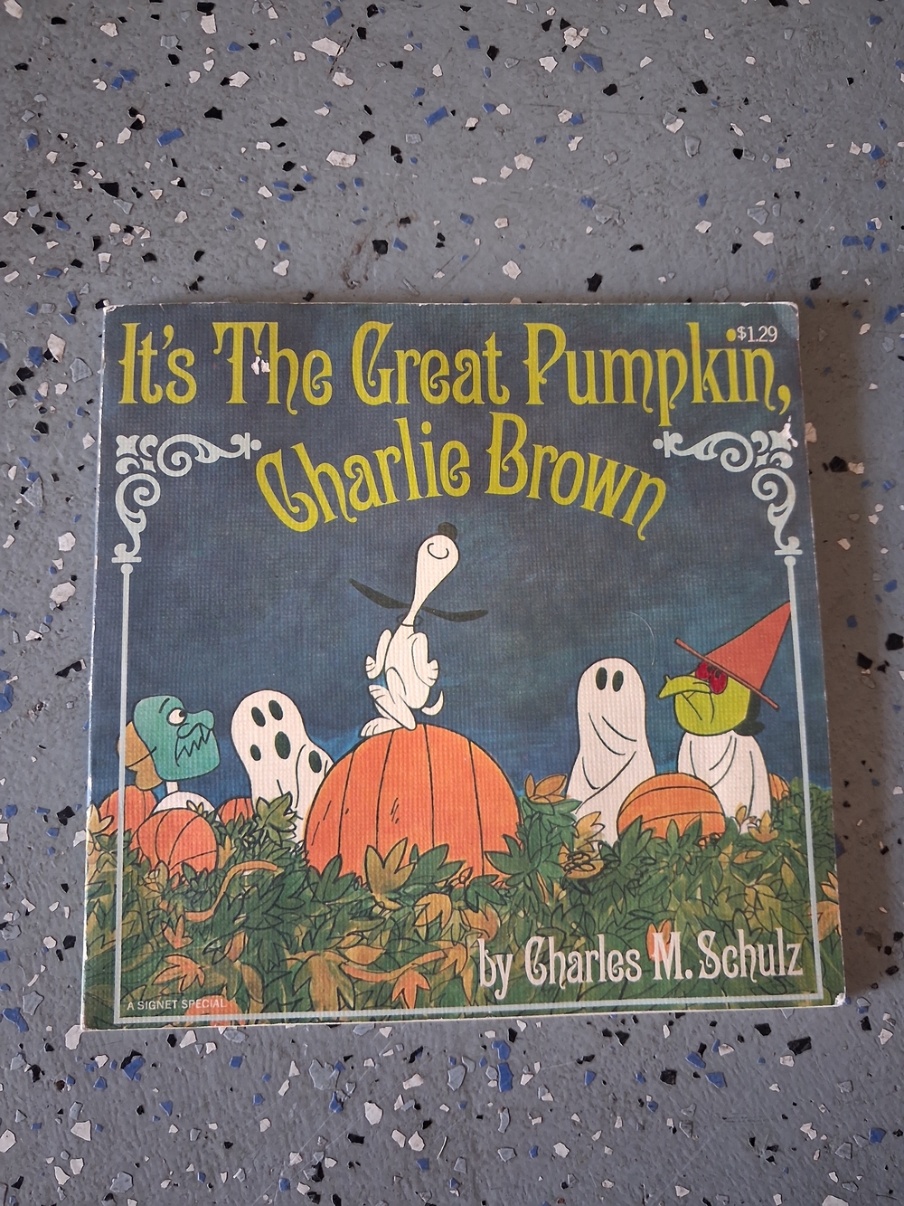 It's The Great Pumpkin, Charlie Brown Vintage Book - Blue & Orange Cover